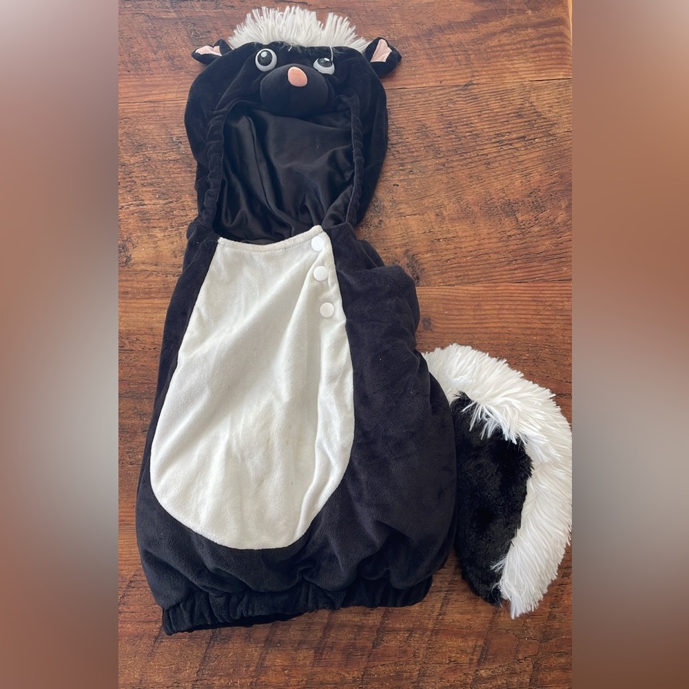 Baby skunk Halloween costume